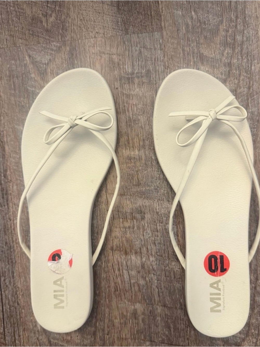 MIA Bow-Trim Ivory Flat Sandals